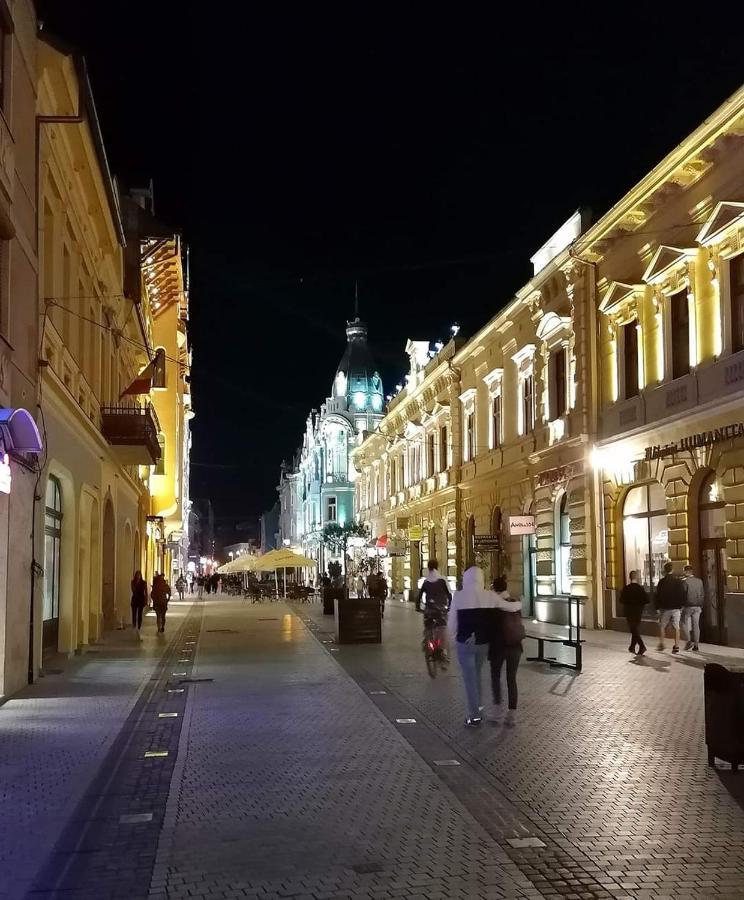 Spiegel Center Apartment Oradea Luaran gambar