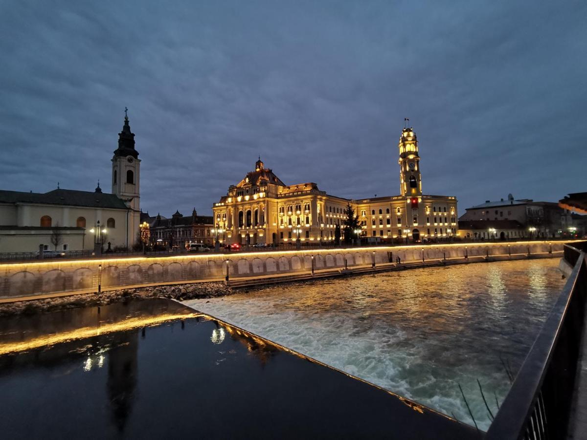 Spiegel Center Apartment Oradea Luaran gambar